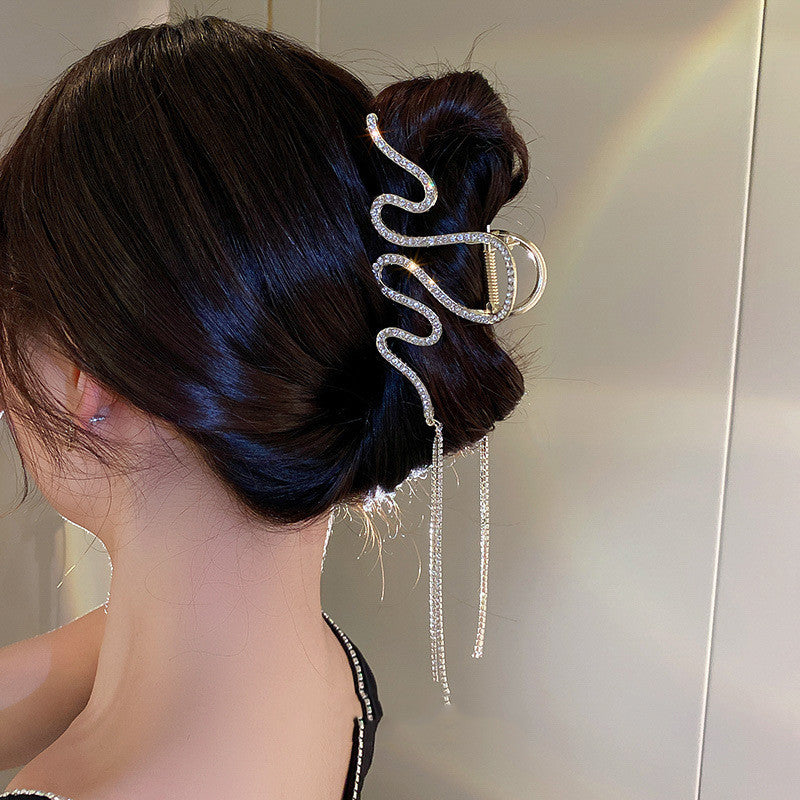 Wavy Diamond Fringe Claw Clip