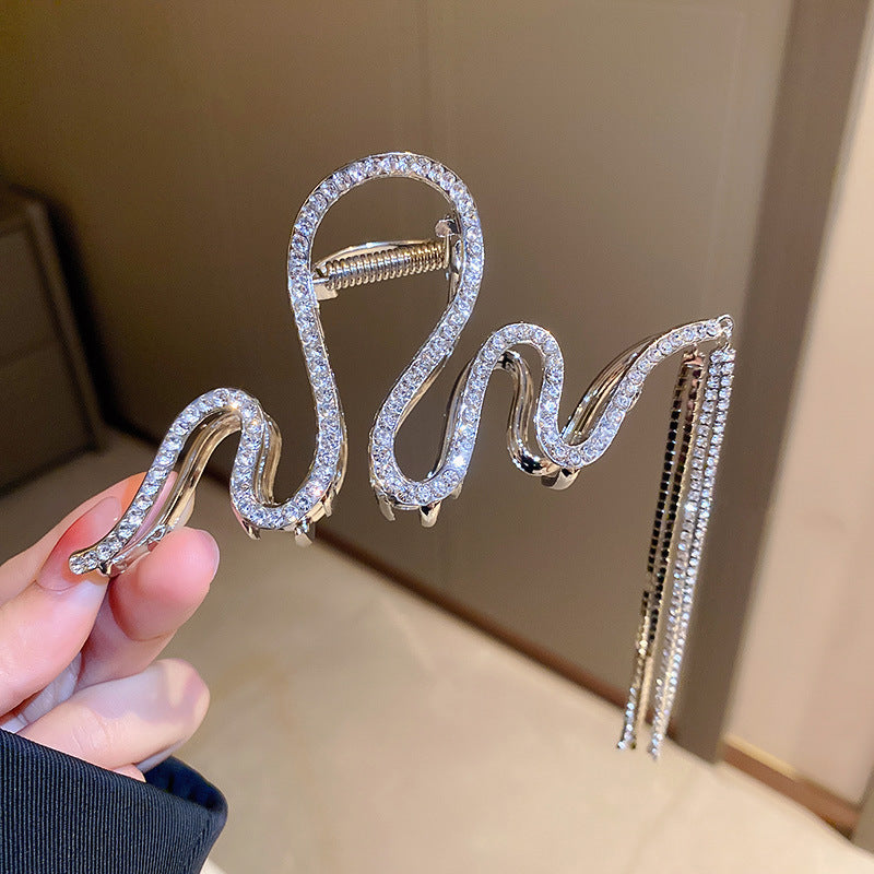 Wavy Diamond Fringe Claw Clip