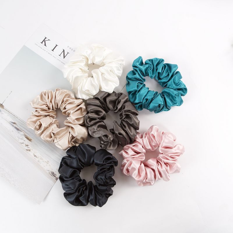 Medium Pure Silk Scrunchie