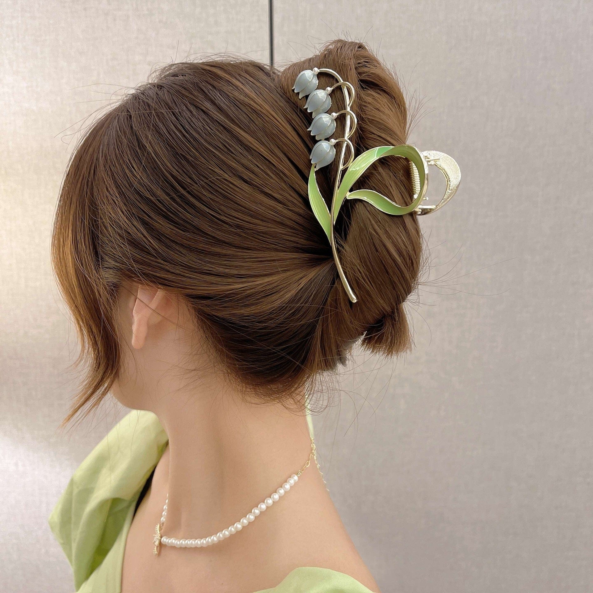 Lars Haircare Large Orchid Lily Claw Clip