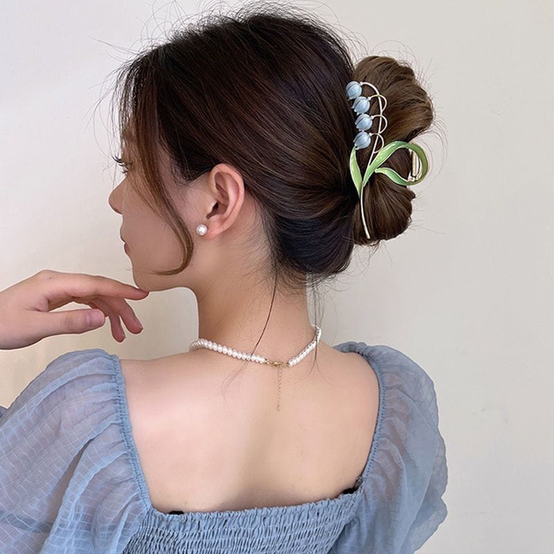 Lars Haircare Light Blue Large Orchid Lily Claw Clip CJST153361401AZ